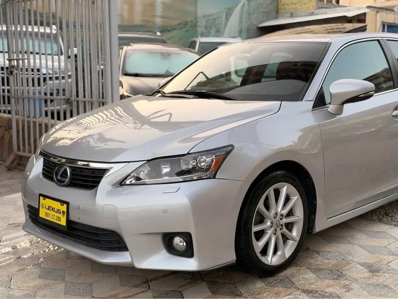 Lexus CT 200h 2011 Hybrid - Silver (1)