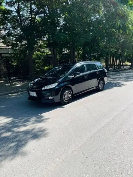 Toyota Wish 2014 Full Option Black, 4-Cylinder, Automatic (2)