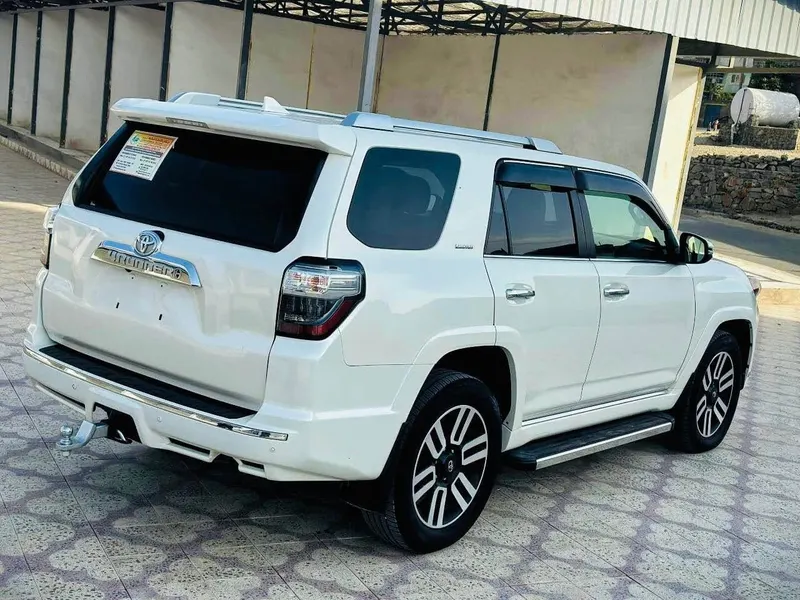 Toyota 4Runner Limited 2016, 6-Cylinder, Pearl White, Full Option (2)