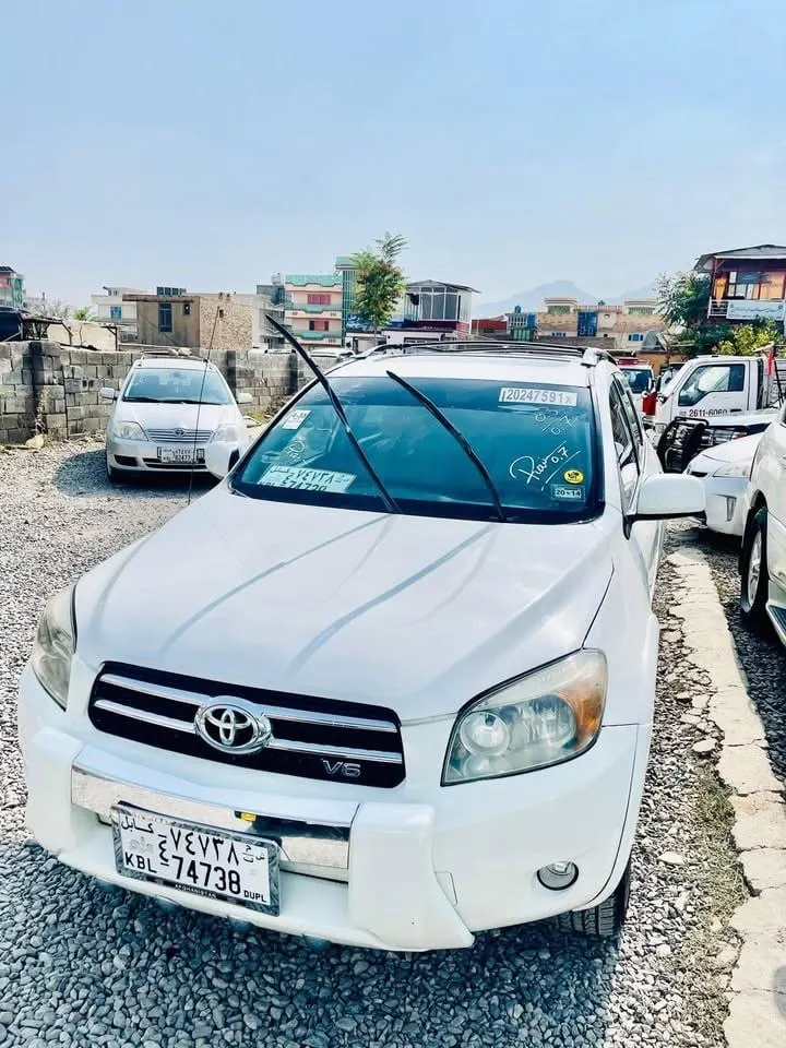 Toyota RAV4 2007 white, automatic, sunroof (2)