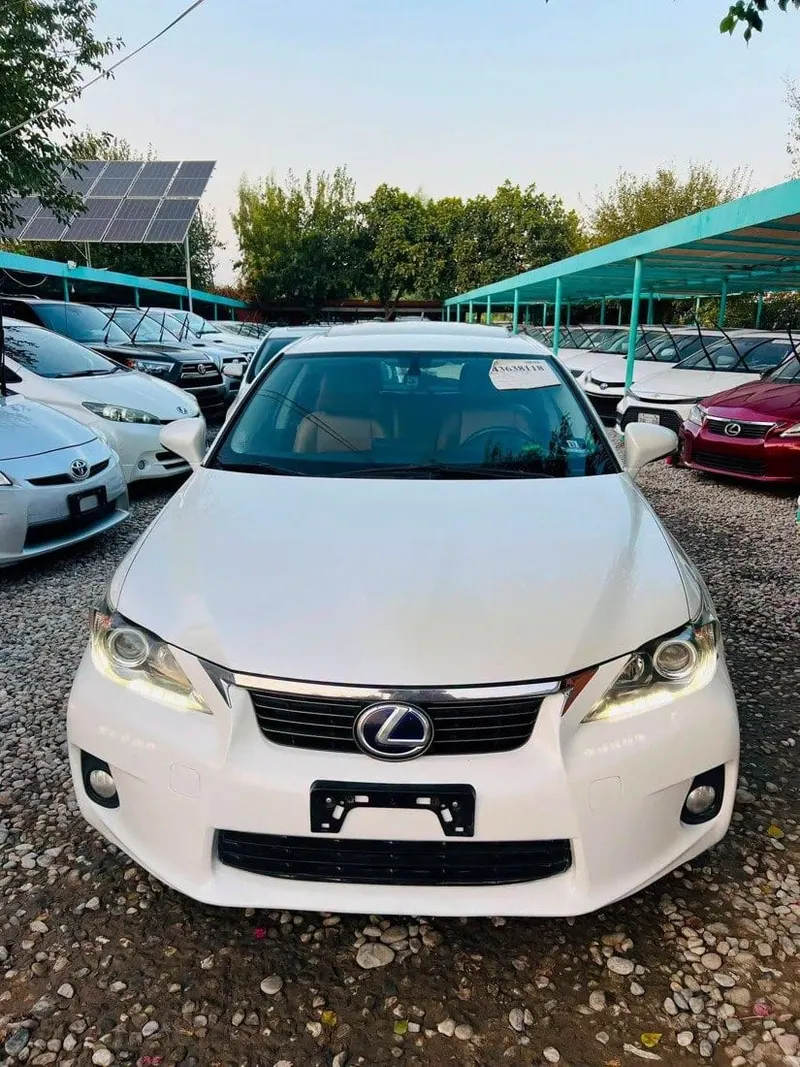 Lexus CT200h 2013 white sunroof (5)