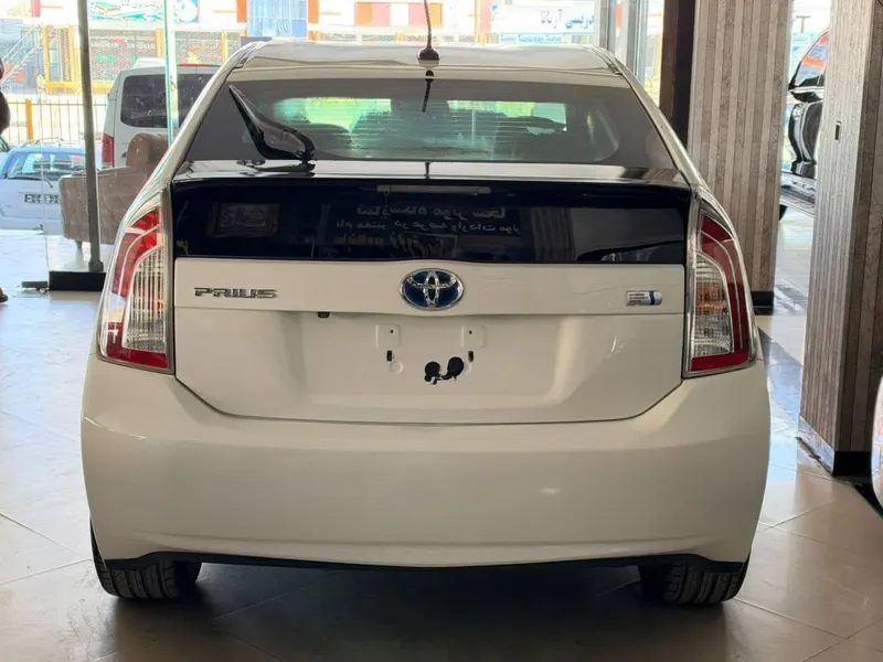 Toyota Prius Hybrid 2015 White - Newly Imported, No Accident (5)