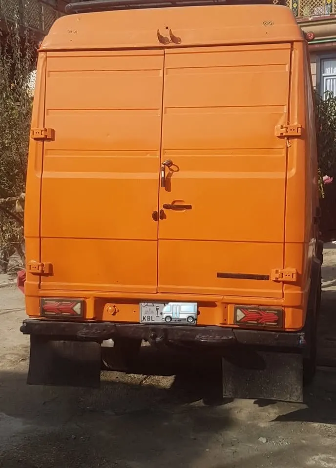 Mercedes-Benz Dubai Van 1995, Freshly Plated, Kabul (4)
