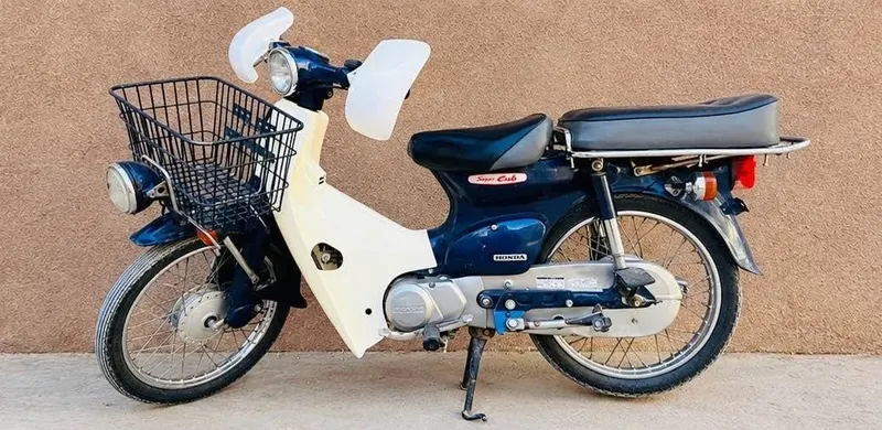Honda Super Cub 50cc Japanese Motorcycle, Carburetor (2)