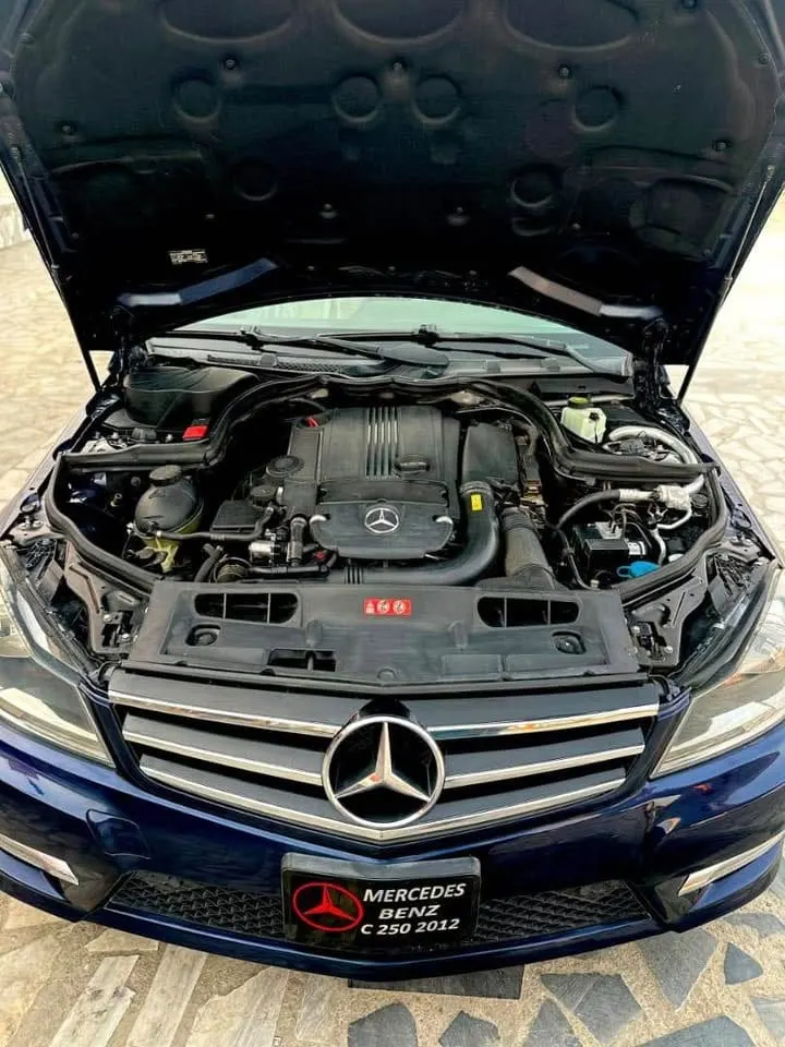 Mercedes-Benz C250 2012 Full Option, Navy Blue, No Accident (7)