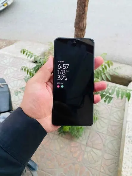 POCO 5G 128GB/8GB Phone, Like New (5)