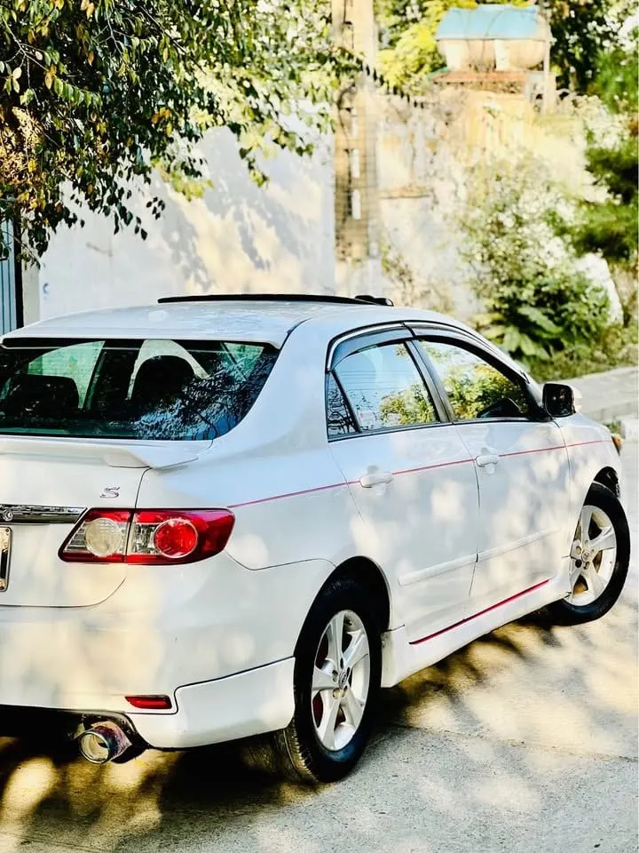 Toyota Corolla Canadian 2009, White, Sunroof, S Sport - 5800 USD (3)