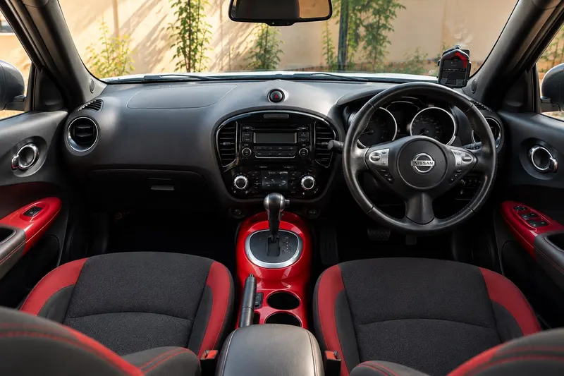 Nissan Juke 2011, 4 cylinder, white, Kabul plates (2)