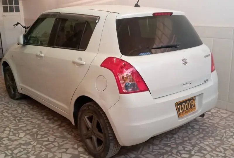 Suzuki Swift 2008 white (4)