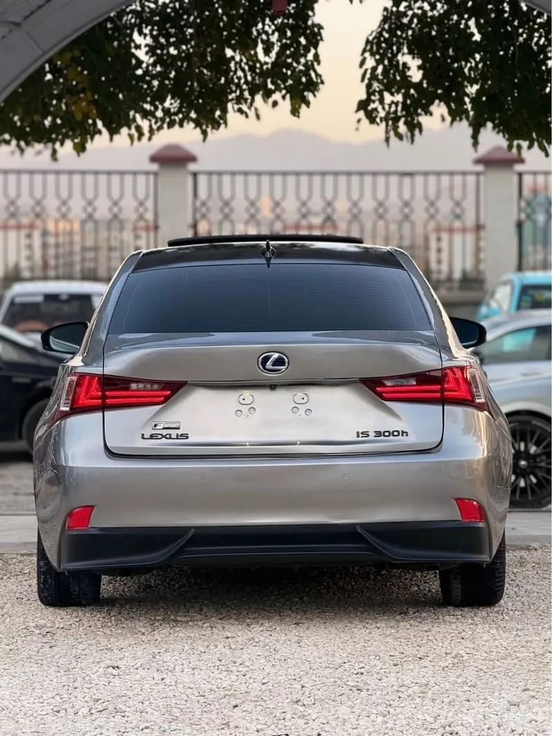 Lexus IS 300h Hybrid 2014, Warranty (4)