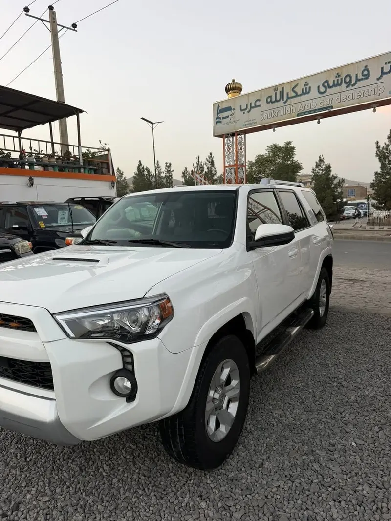 Toyota 4Runner 2015 white (2)
