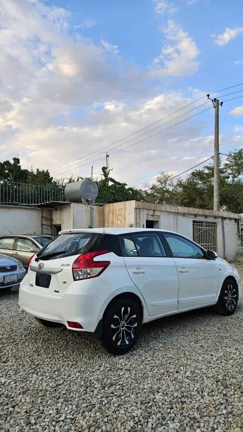 Toyota Yaris 2016 automatic white (3)