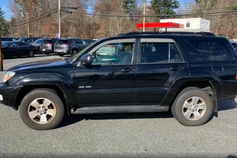 Toyota 4Runner 2005, 6-Cylinder Petrol, Registered in Kabul (5)