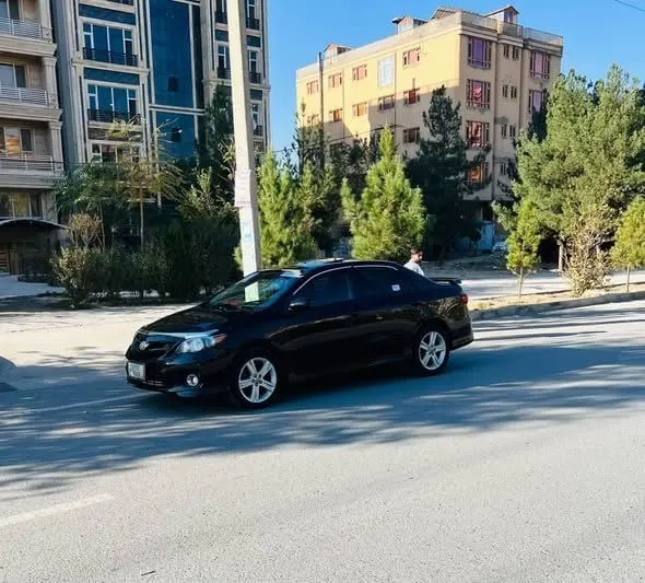 Toyota Corolla 2013 S Black, Automatic, Clean Documents (5)