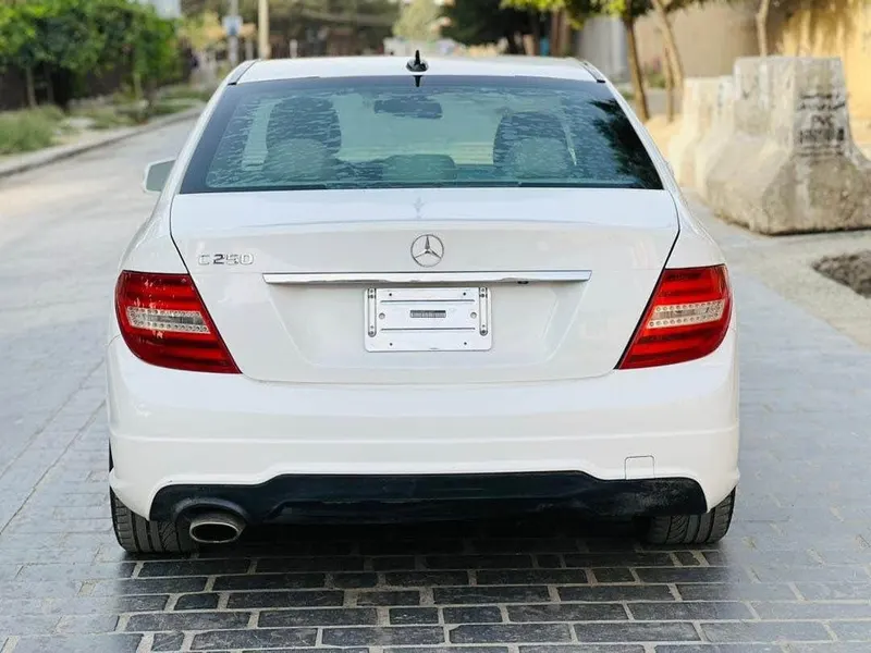 Mercedes-Benz C250 2014 Pearl White (3)