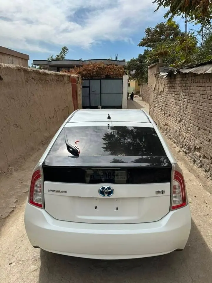 Toyota Prius 2015, White Pearl, American (6)
