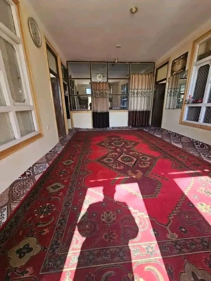 One-storey lintel house 150 m² with 3 sunny rooms in Karte Nau (5)