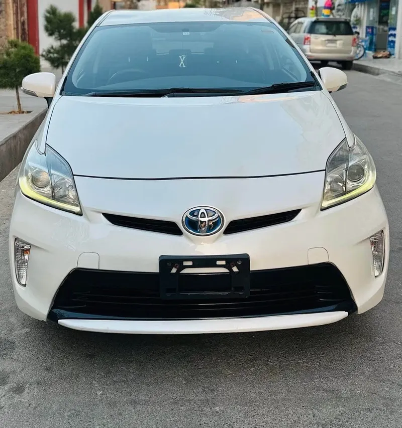 Toyota Prius 2013 Hybrid، حالت کانتینری (1)