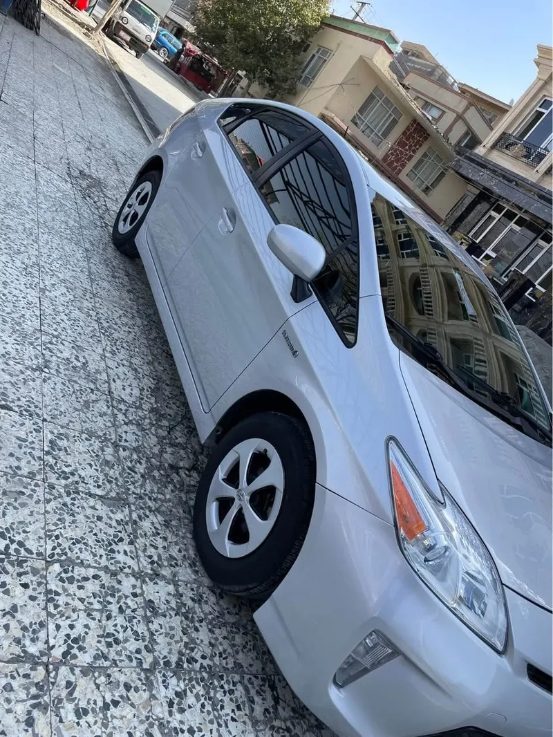 Toyota Prius Hybrid 2013, Silver, Kabul, Registered (3)