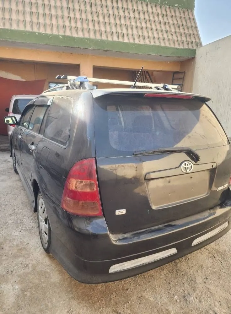 Toyota Fielder 2001 Black (3)