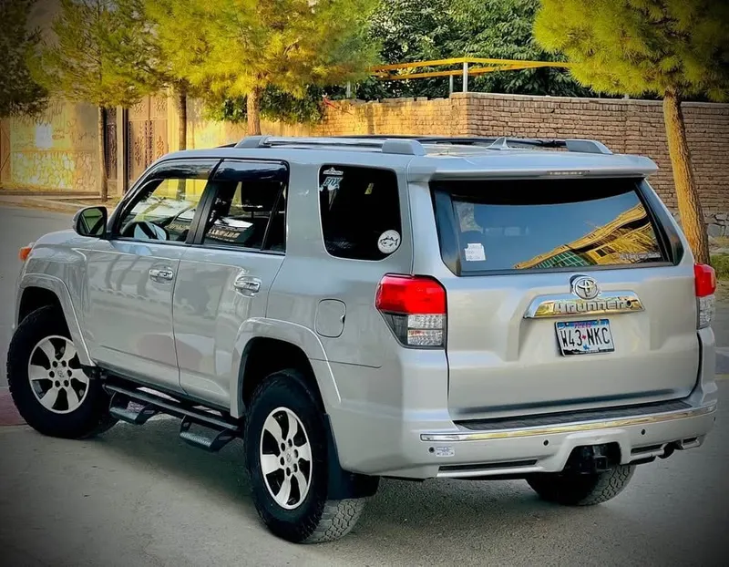 Toyota 4Runner 2013 SR5 Automatic, Silver, No Accident (7)