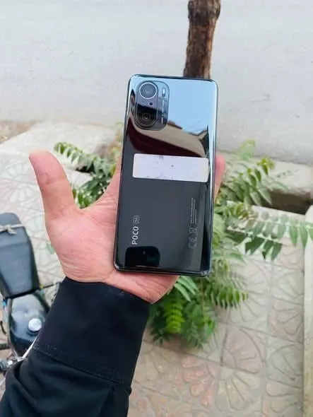 POCO 5G 128GB/8GB Phone, Like New (1)