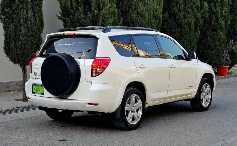 Toyota RAV4 2007 White Family SPORT V6 (5)