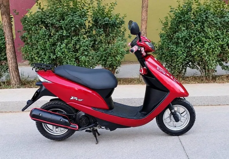 Honda Dio 60cc Scooter from Japan, Ruby Red, Low Mileage (1)