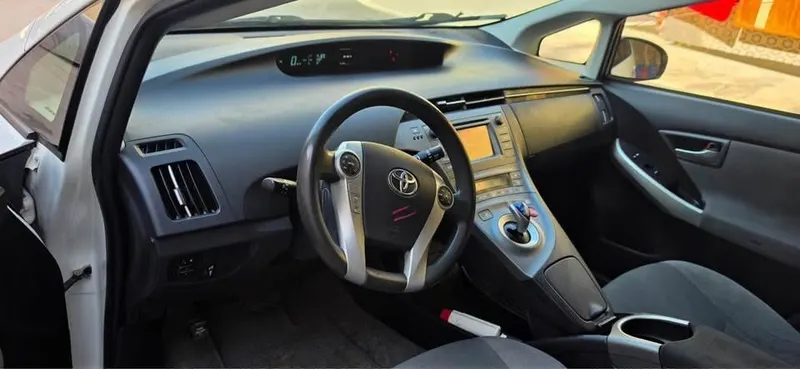 Toyota Prius 2014 (7)