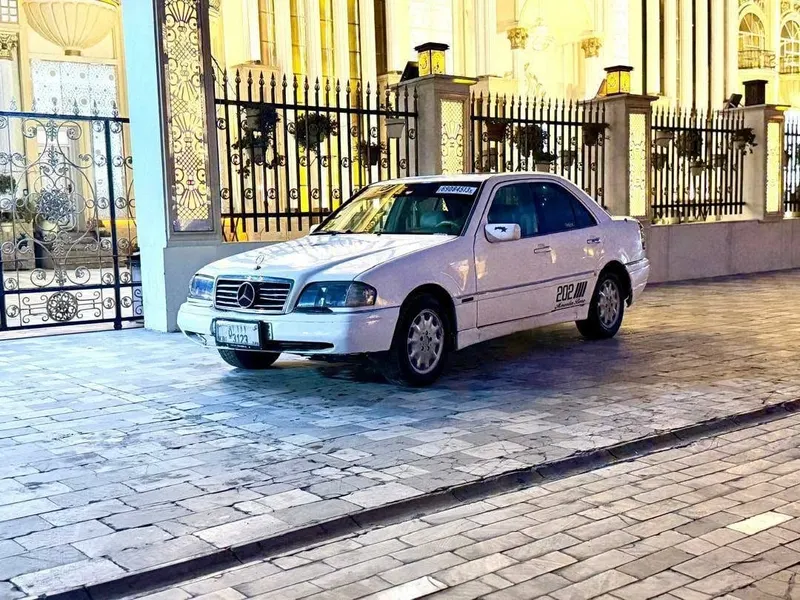 Mercedes-Benz W202 1995 سفید، داخل زرد (5)