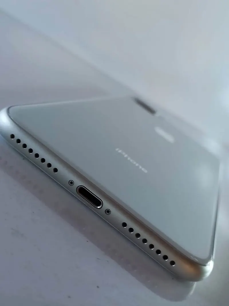 Apple iPhone 8 Plus 256GB White (3)