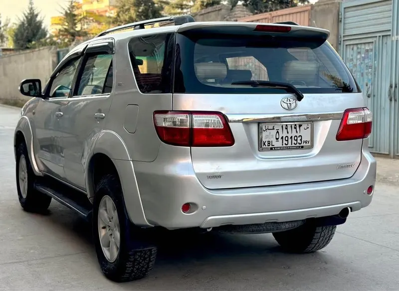 Toyota Fortuner SR5 2006, Silver, Automatic, 6-Cylinder (5)