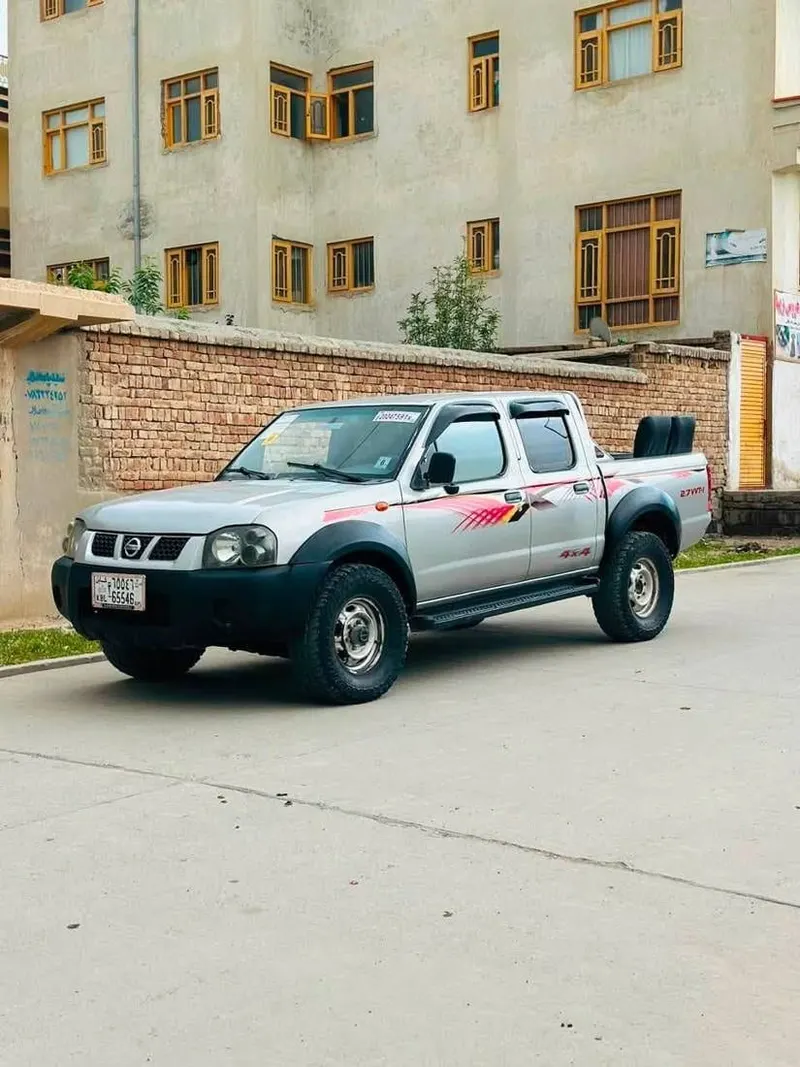 Nissan Pickup 2005 diesel, clean documents (4)