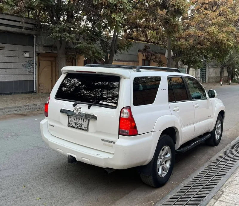 Toyota 4Runner 2004 SR5 White, 6-Cylinder Petrol (4)