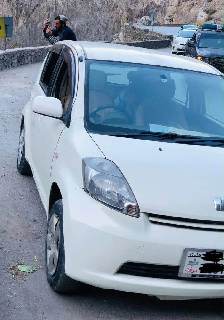 Toyota Passo 2005, white, 3-cylinder petrol, clean documents (2)