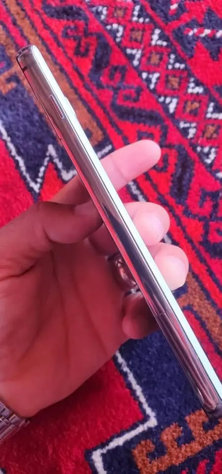 Samsung Galaxy S10+ 128GB 8GB RAM (8)