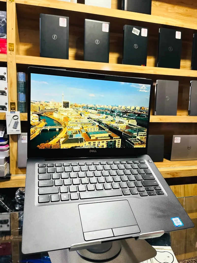 Dell Latitude 7300 Laptop, Intel i5 8th Gen, 8GB RAM, 256GB SSD (1)