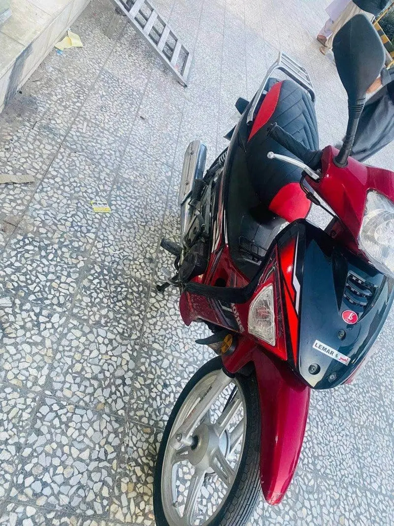 Lemar Super 2017 red scooter, clean documents, 38000 AFN (2)