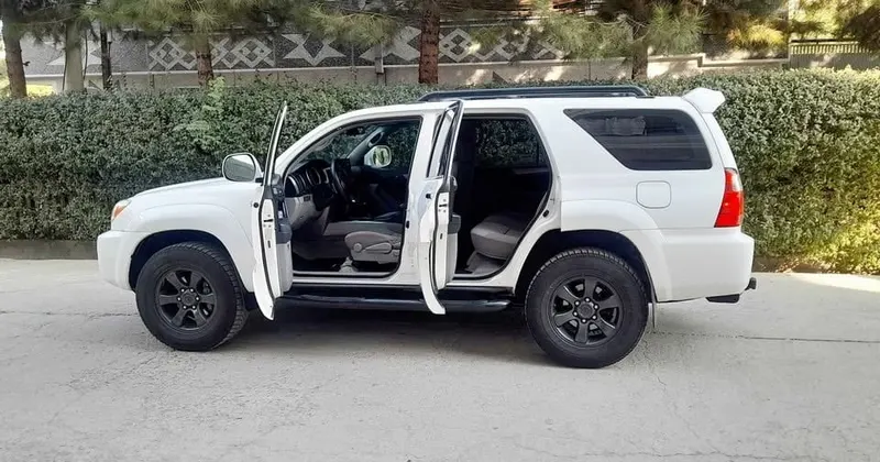 Toyota 4Runner 2007 American SR5 Sport, 6-Cylinder, Petrol (4)