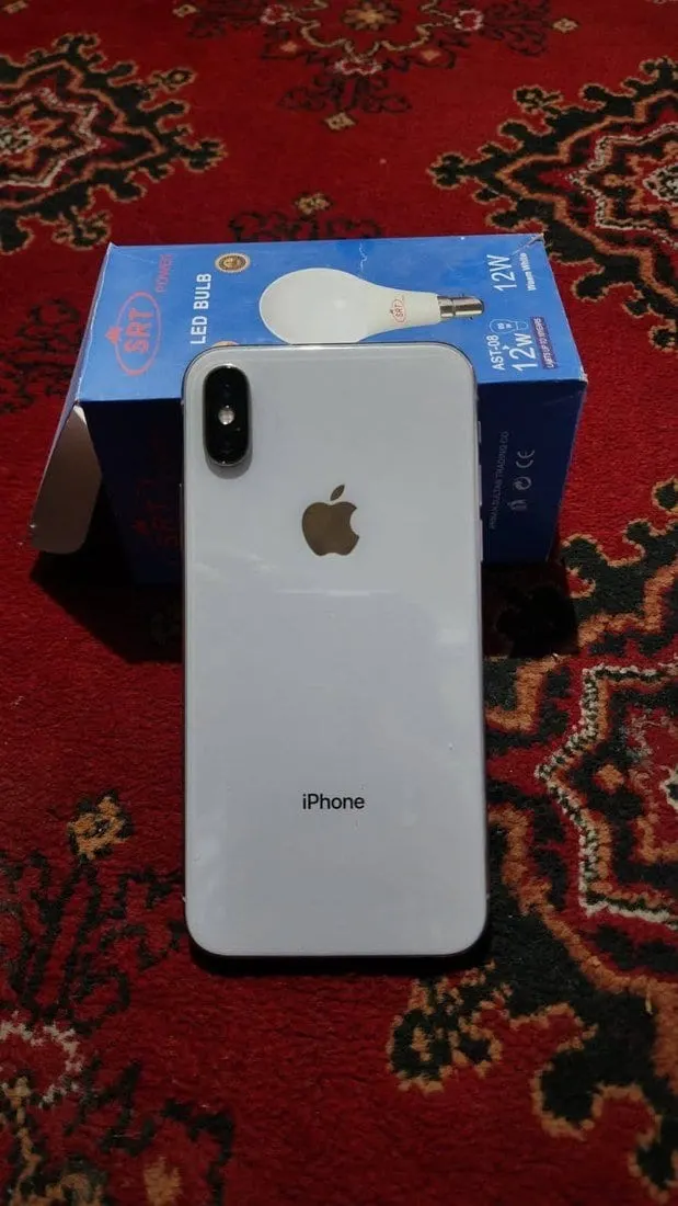 ایفون X ۲۵۶ گیگابایت سفید، استفاده‌شده (2)