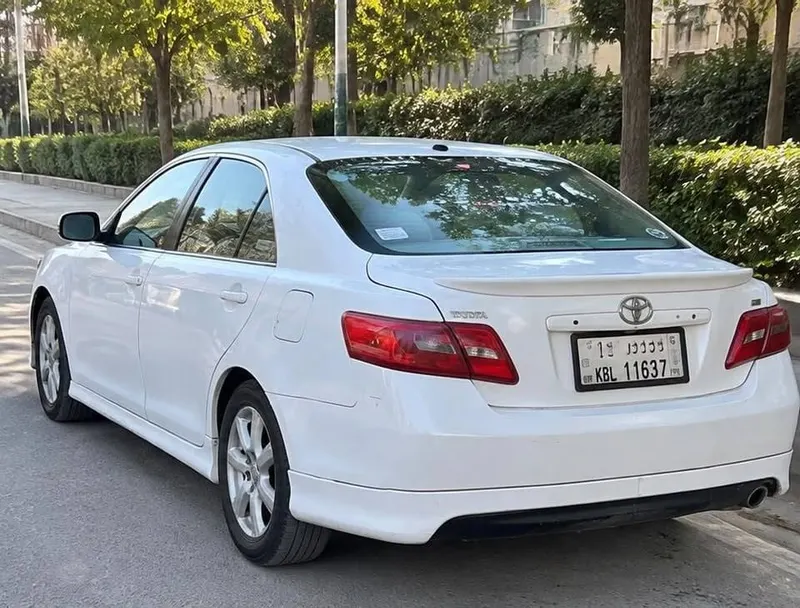 Toyota Camry 2009 Full Option White, 4-Cylinder Petrol, Automatic (3)
