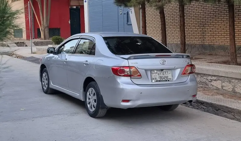 Toyota Corolla 2013 Gulf, Automatic, Silver, 86,000 km (3)