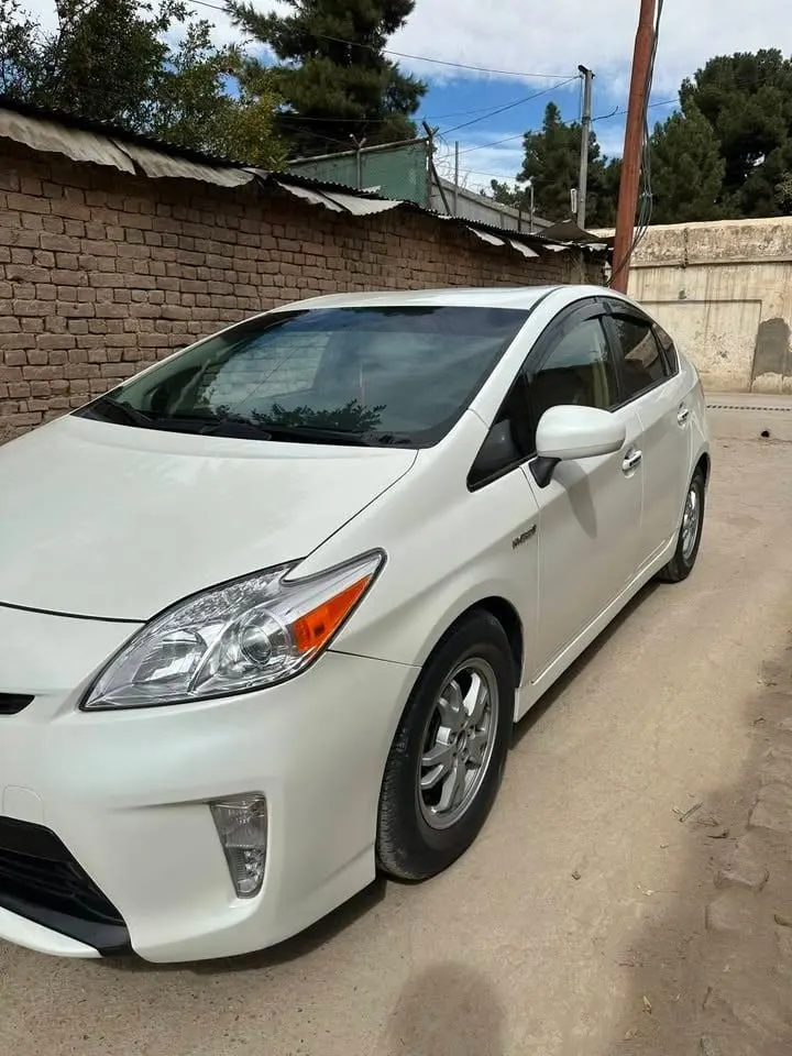 Toyota Prius 2015, White Pearl, American (4)