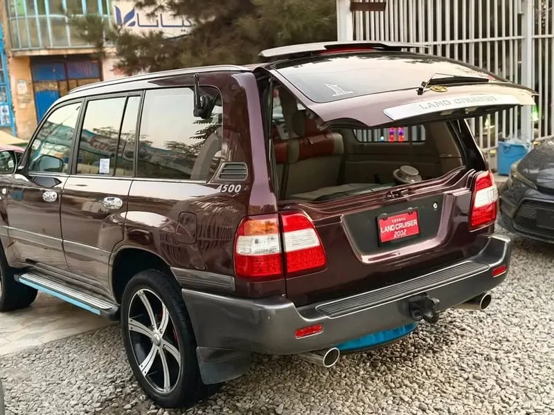 Toyota Land Cruiser 2002, 6-Cylinder Petrol, Full Option, Clean Documents (5)