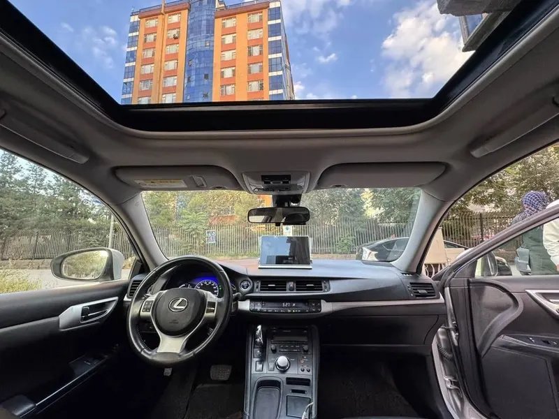 Lexus CT200h 2012, hybrid, 1.8cc (6)