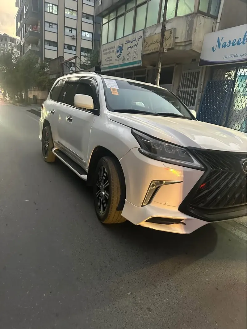 Lexus LX 570 2009 White American Version (2)