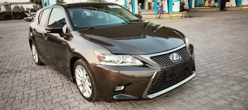 Lexus CT 200h 2013 Full Option Sport (2)