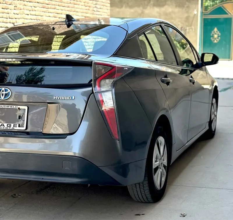 Toyota Prius Hybrid 2016 Grey, Newly Imported (6)