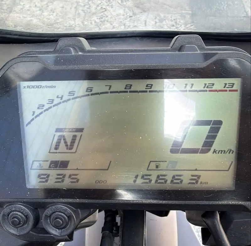 Yamaha YZF-R3 2023 Motorcycle, Almost New (8)