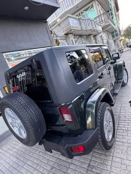 American Jeep Wrangler 2011, 6-Cylinder, 3800cc, Power Steering (2)